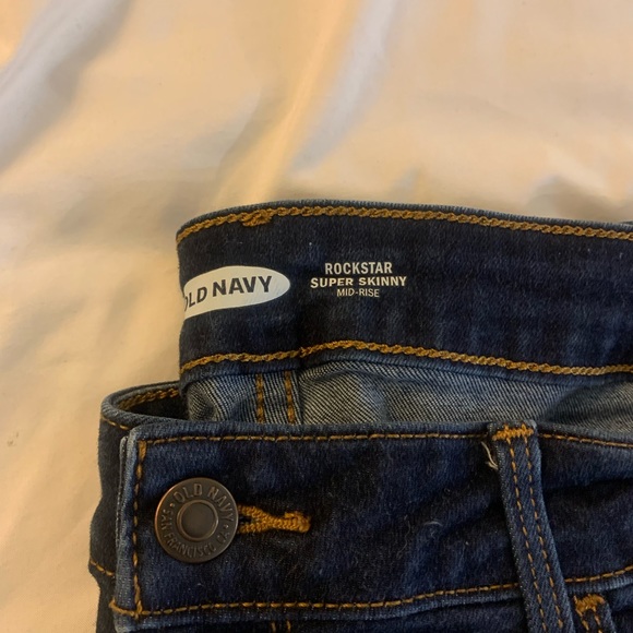 Old Navy Women’s Jeans Rock Star Super Skinny Midrise - Picture 2 of 3